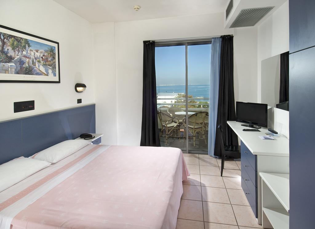 Ferretti Family Madison - 4* Cattolica