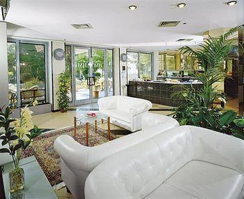 Ferretti Family Madison -